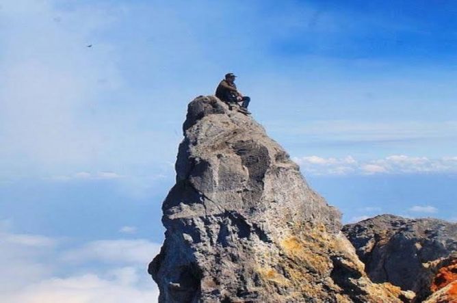 Firasat Keluarga Sebelum Eri Jatuh ke Kawah