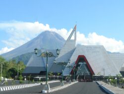 Melihat Koleksi Museum Gunung Merapi