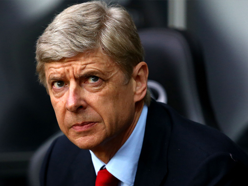 Wenger sindir Mourinho