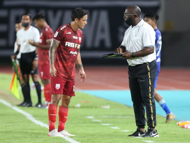 Jacksen F. Tiago Jalani Debut, Persis Solo Malah Tumbang