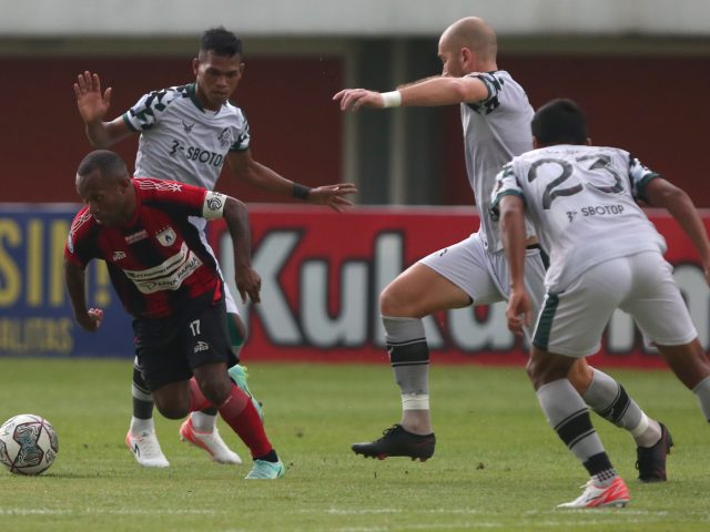 Baru Satu Kali Alfredo Vera Pimpin Latihan, Persipura Langsung Menang