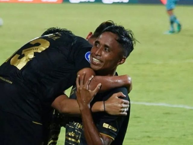 Dramatis, Cetak Gol di Menit Terakhir, Arema FC Kembali ke Puncak