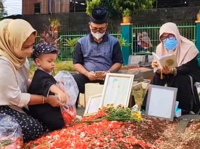 Khawatir Kecolongan dari Doddy, Faisal Bawa Gala ke Makam Vanessa-Bibi