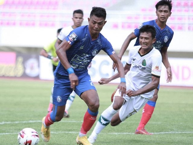 Striker Arema FC Dedik Setiawan Absen Lawan Persebaya