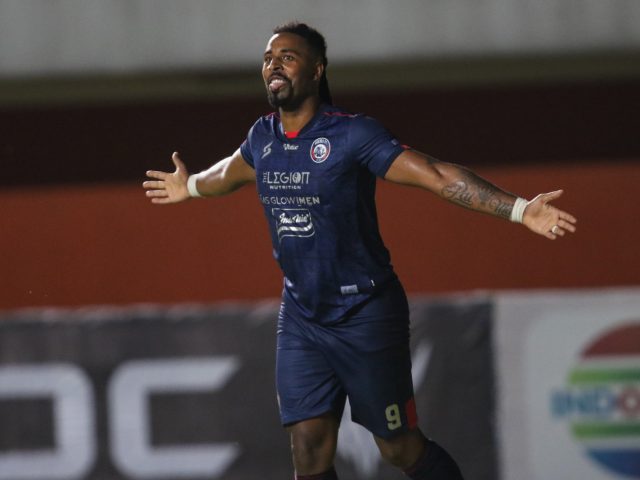 Striker Arema FC asal Portugal Ungkap Inspirasi Selebrasi Gol