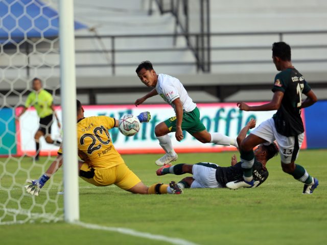 Striker Persebaya Samsul Arif, Banyak Baca soal Pep Guardiola