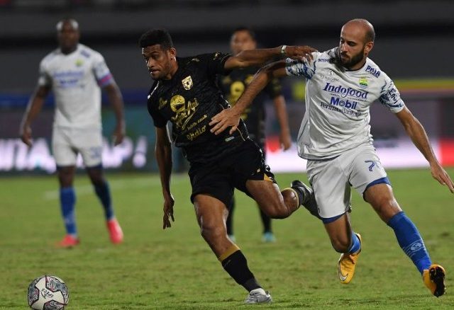 Imbang Lawan Persik Kediri Kubur Asa Juara Persib Bandung