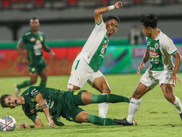 Kurang 4 Laga, Pelatih PSS Sleman Mengakui Posisi Timnya Belum Aman