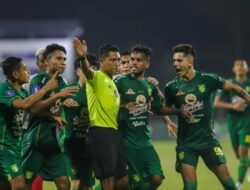 Sejumlah Pelatih Tim Liga 1 Sambut Baik Adanya Asisten Wasit Tambahan