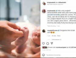 Siti Badriah Melahirkan Anak Pertama