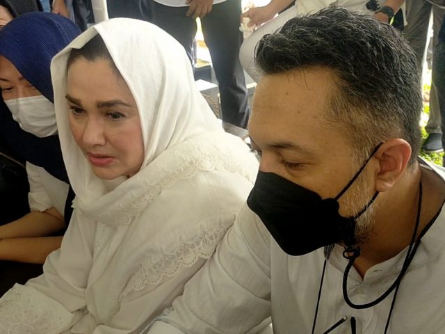 Nia Zulkarnaen Bangga Sebut Mieke Wijaya Sebagai Aktris Terbaik