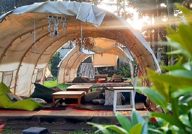 5 Glamping di Bogor Dengan View Alam: Harga, Fasilitas dan Lokasi