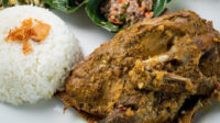 Bebek Goreng Tangsel Paling Enak: Harga Menu, Daya Tarik, Lokasi