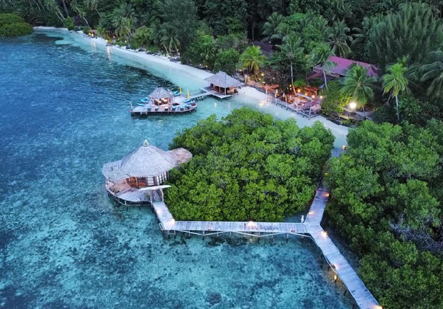 Cek Harga Lima Resort di Raja Ampat Yang Paling Dicari