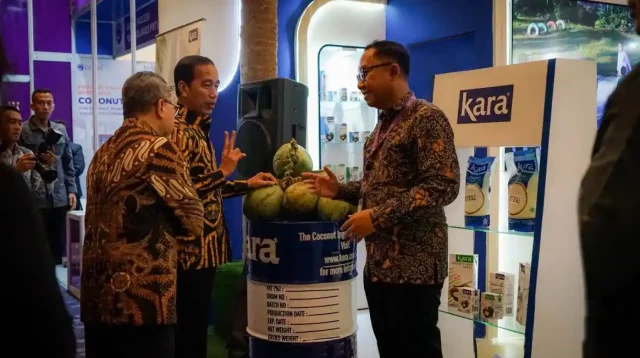 PT Pulau Sambu merupakan perusahaan yang bergerak di bisnis pengolahan kelapa dengan tiga pabrik di Provinsi Riau