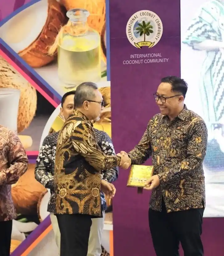 Sambu Group dianugerahi penghargaan ini sebagai pengakuan atas kontribusi besar mereka dalam pengembangan industri kelapa yang berkelanjutan di Indonesia.