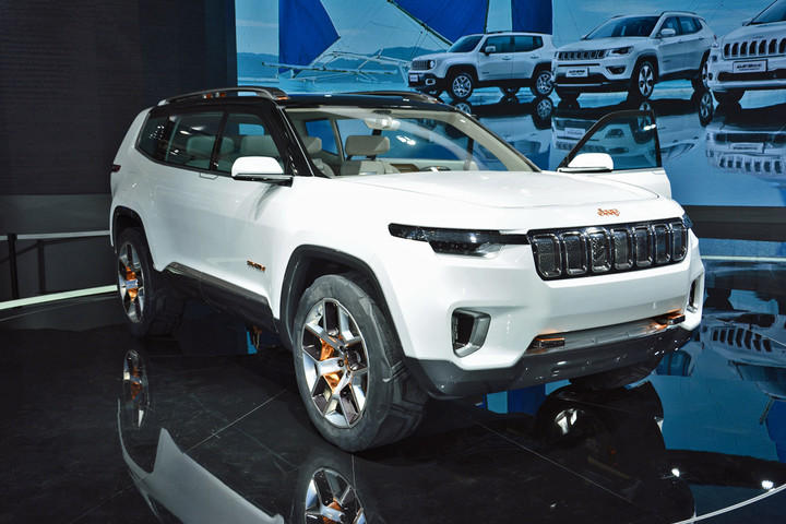 Jeep Perkenalkan SUV Hybrid di China