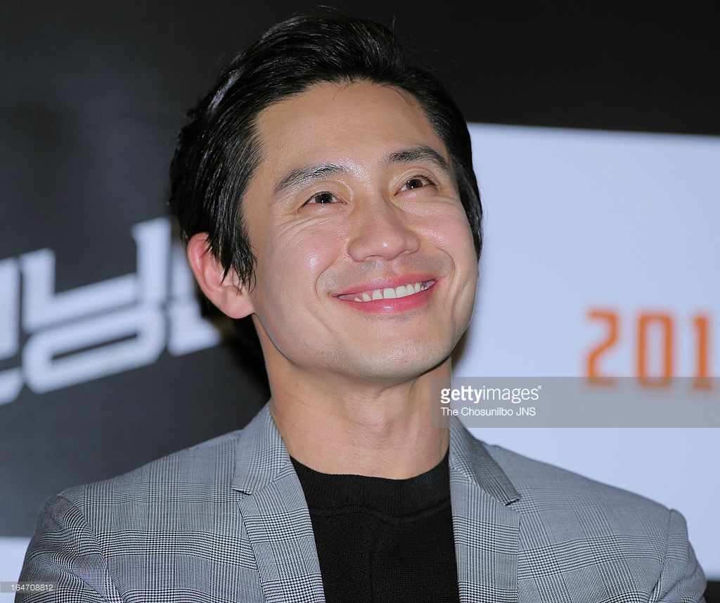 Shin Ha Kyun dan Kim Go Eun nyatakan pacaran