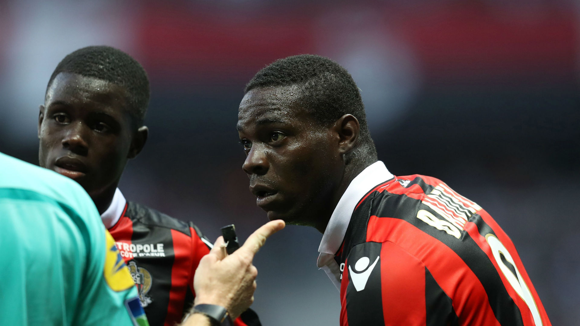 kartu merah Balotelli