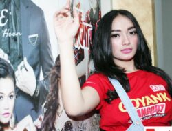 Goyangan seksi Zaskia Gotik