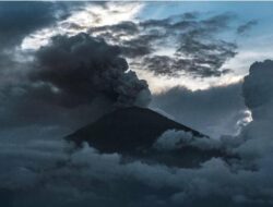 gunung agung meletus