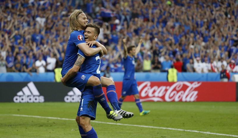 Football Soccer - Iceland v Austria - EURO 2016 - Group F - Stade de France  - Paris Saint-Denis, France - 22/6/16  Iceland's Arnor Ingvi Traustason celebrates scoring the second goal           REUTERS/Darren Staples