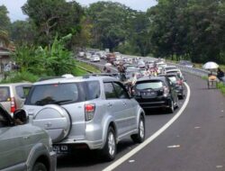 Libur Idul Adha jalur puncak macet