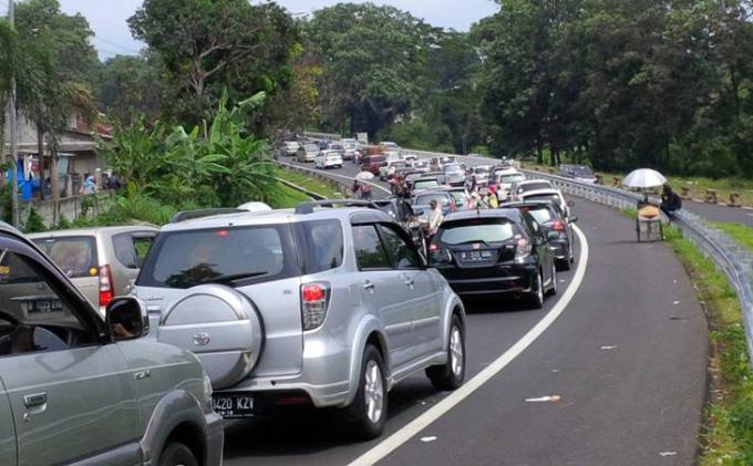 Libur Idul Adha jalur puncak macet