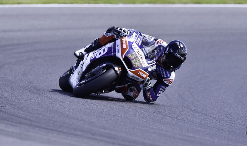 Avintia Racing's French rider Loris Baz takes a corner during the second day of 2016 pre-season test on Phillip Island on February 18, 2016.      AFP PHOTO / Theo Karanikos      IMAGE STRICTLY RESTRICTED TO EDITORIAL USE - NO COMMERCIAL USE / AFP / THEO KARANIKOS