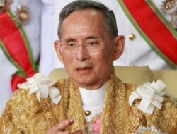 Profil Raja Bhumibol Adulyadej