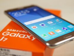 Harga dan spesifikasi Samsung Galaxy J7