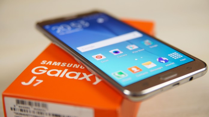 Harga dan spesifikasi Samsung Galaxy J7