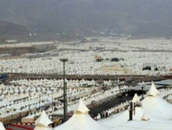 Puluhan ribu Jemaah Haji bergerak ke Mina