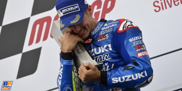 Maverick Vinales berencana kalahkan Rossi